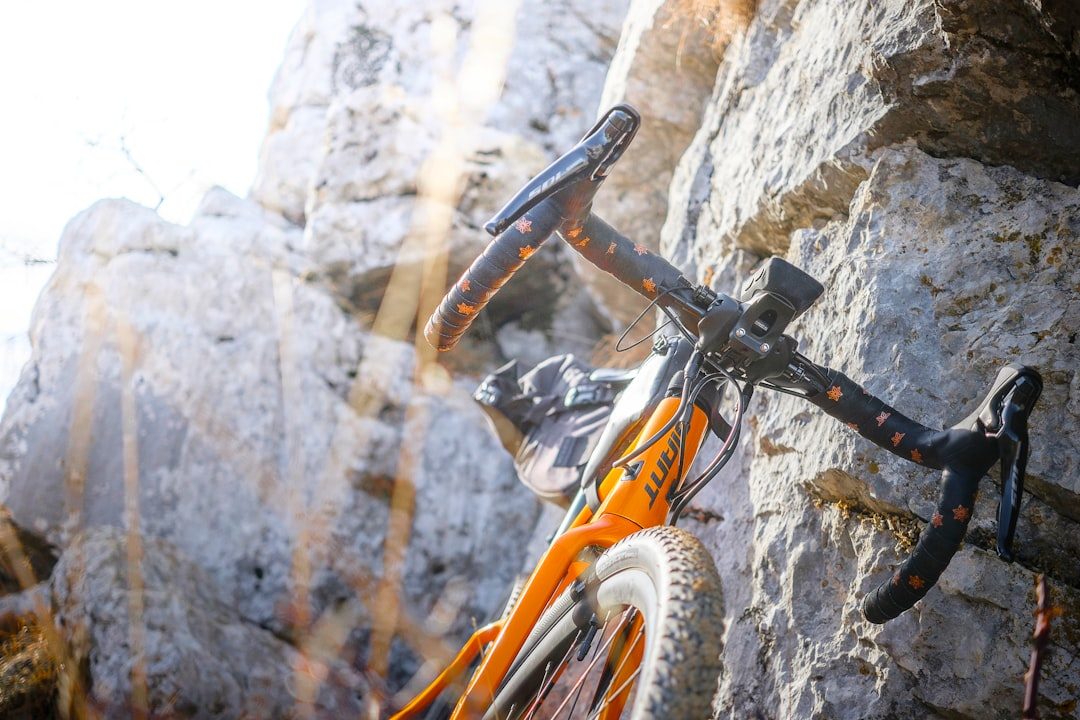 Gravelbike bandenplakken in Sittard – lekke band reparatie