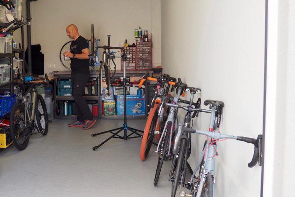 Over D-Bikes: Uw Specialist in Fietsonderhoud en Reparatie